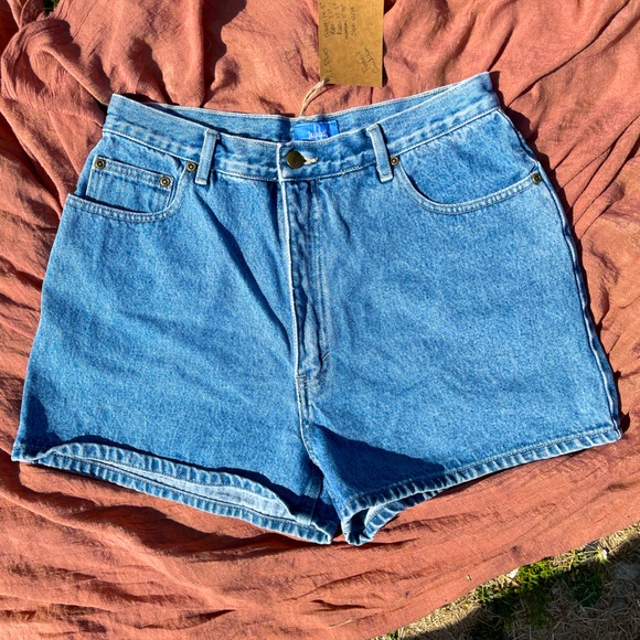 B.E. Blues. Jean Shorts - Picture 1 of 5